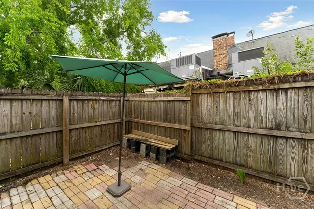 $1,900 | 530 East Gordon Lane, Savannah, GA 31401