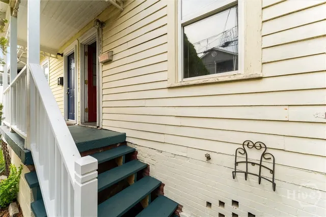 $1,900 | 530 East Gordon Lane, Savannah, GA 31401