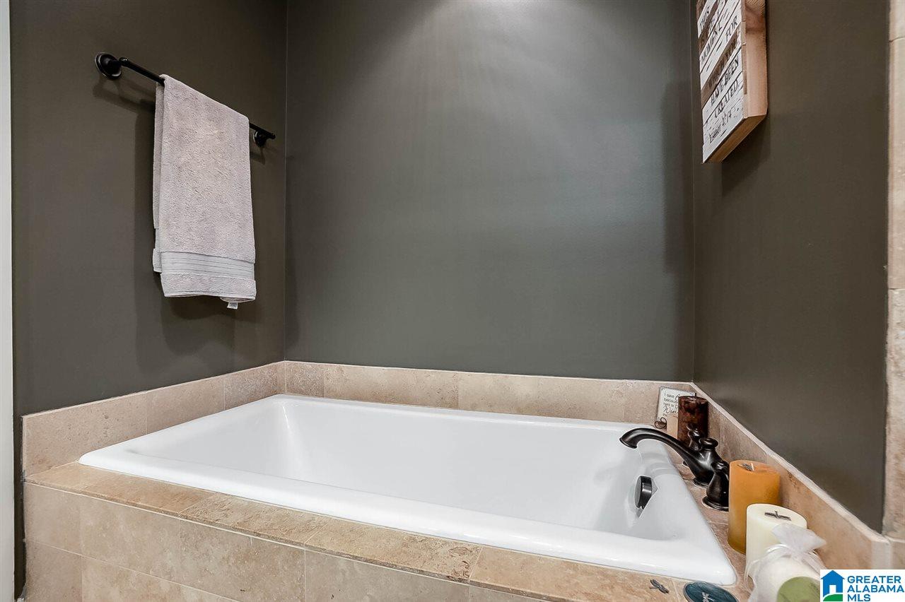 2077 Lancaster Road, Unit 2077 Birmingham, AL 35209 - Photo 21 of 32