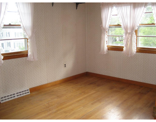 19 Bowen Road Peabody, MA 01960 - Photo 15 of 19 Gallery Image 15