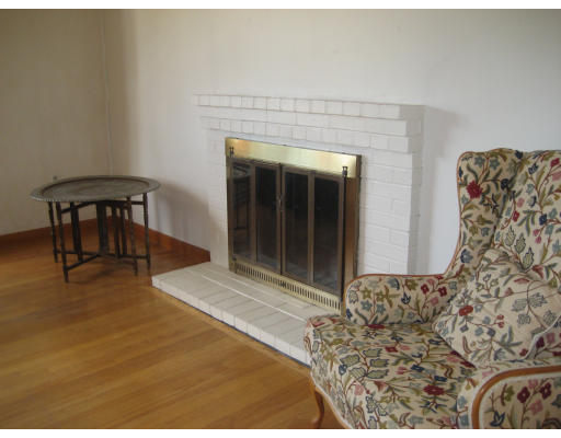 19 Bowen Road Peabody, MA 01960 - Photo 8 of 19 Gallery Image 8