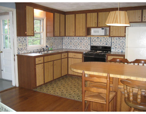 19 Bowen Road Peabody, MA 01960 - Photo 9 of 19 Gallery Image 9