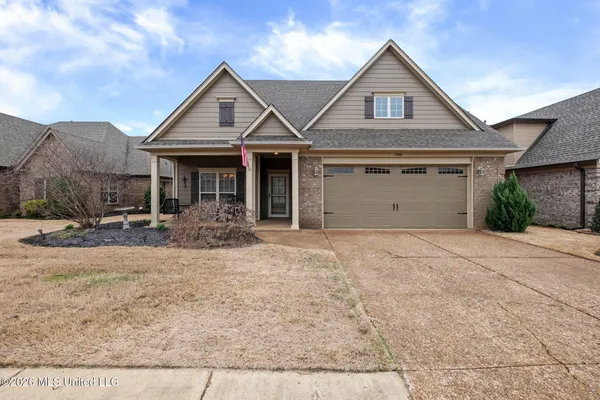 $325,000 | 5900 Foxdale Loop, Southaven, MS 38672