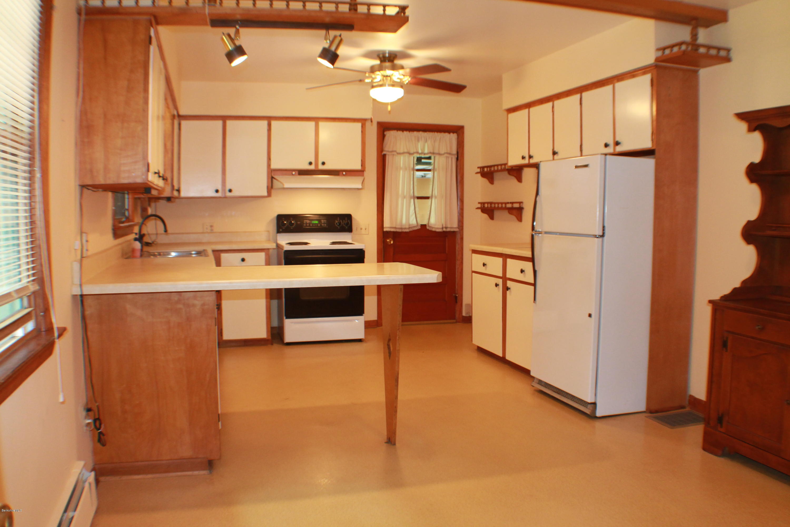 309 Barker Road Pittsfield, MA 01201 - Photo 3 of 29 Kitchen