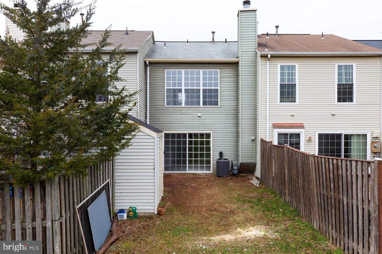3005 McMaster Court Herndon, VA 20171 - Photo 26 of 26 a front view of a house with a yard