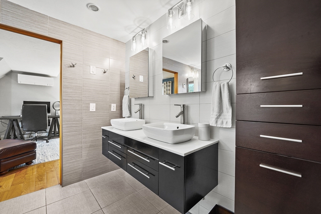 6 Val- Go Way Dudley, MA 01571 - Photo 24 of 39