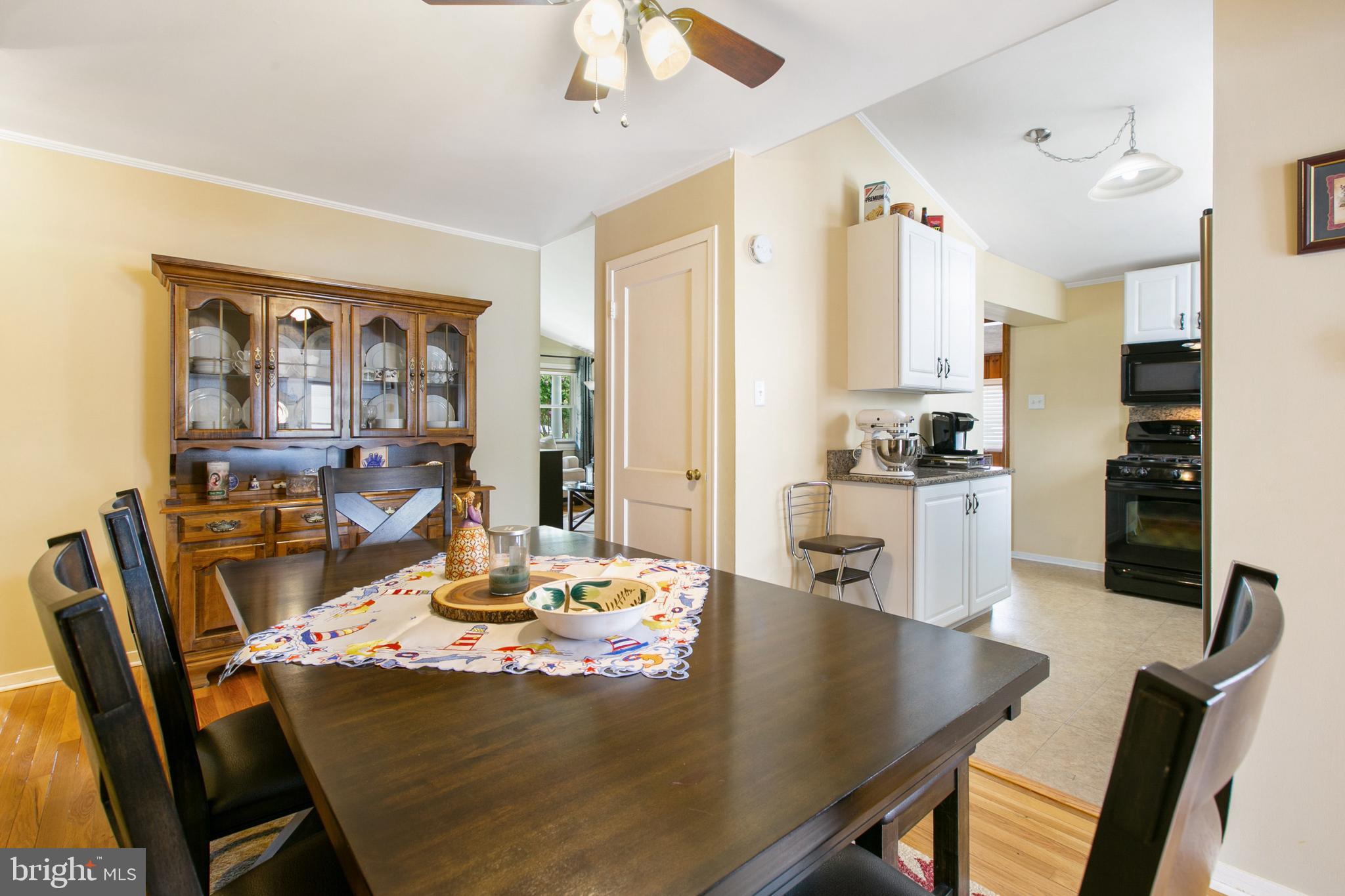 7615 Merritt Point Road Baltimore, MD 21222 - Photo 11 of 42 Dining room adjacent to the kitchen