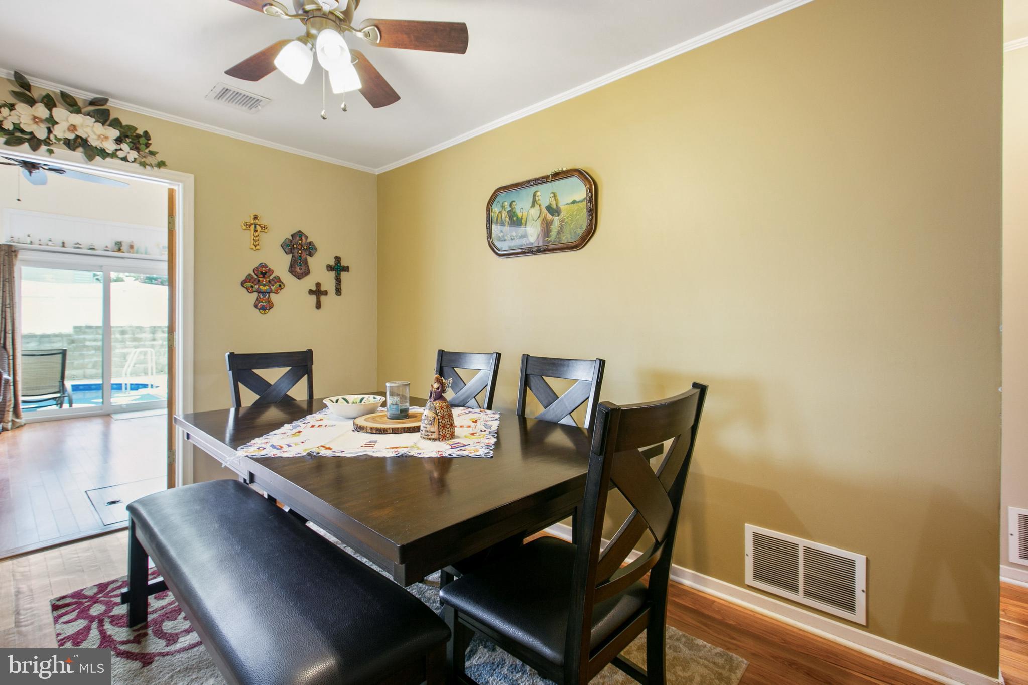 7615 Merritt Point Road Baltimore, MD 21222 - Photo 9 of 42 DIning room