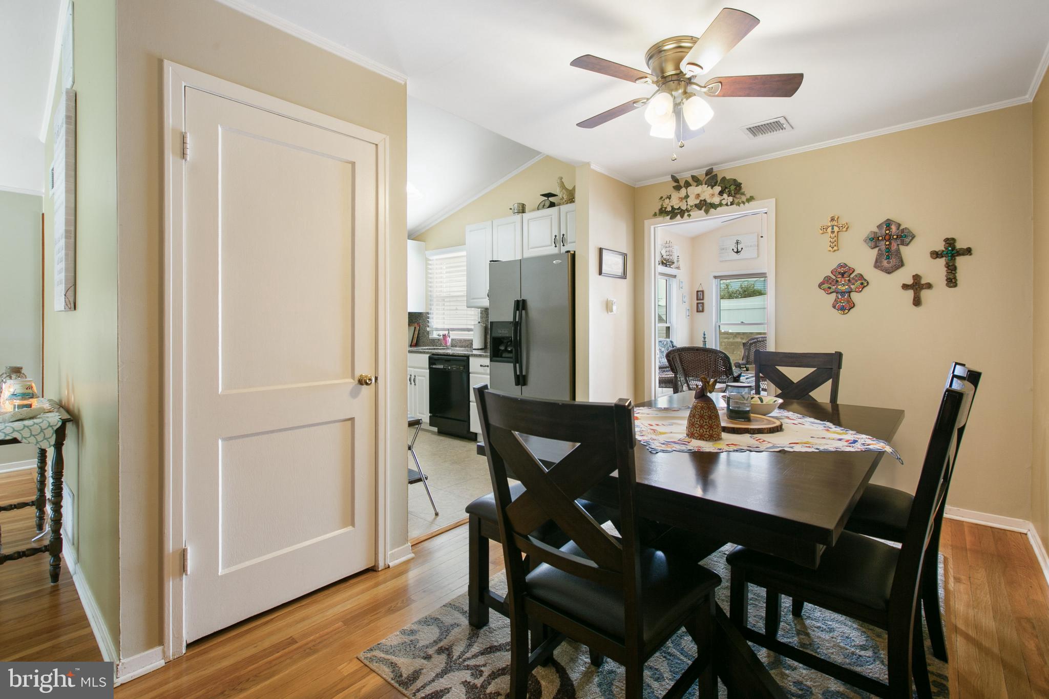7615 Merritt Point Road Baltimore, MD 21222 - Photo 10 of 42 Dining room