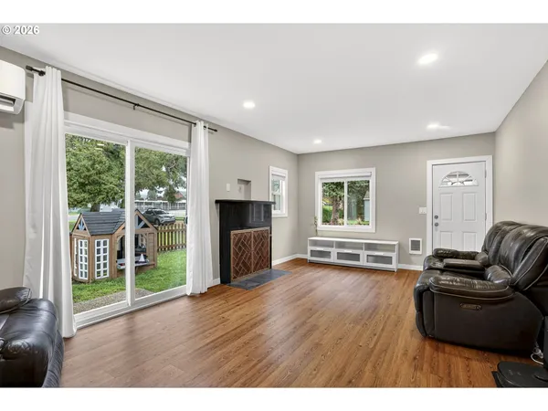 $319,000 | 155 East Rose Street, Lebanon, OR 97355
