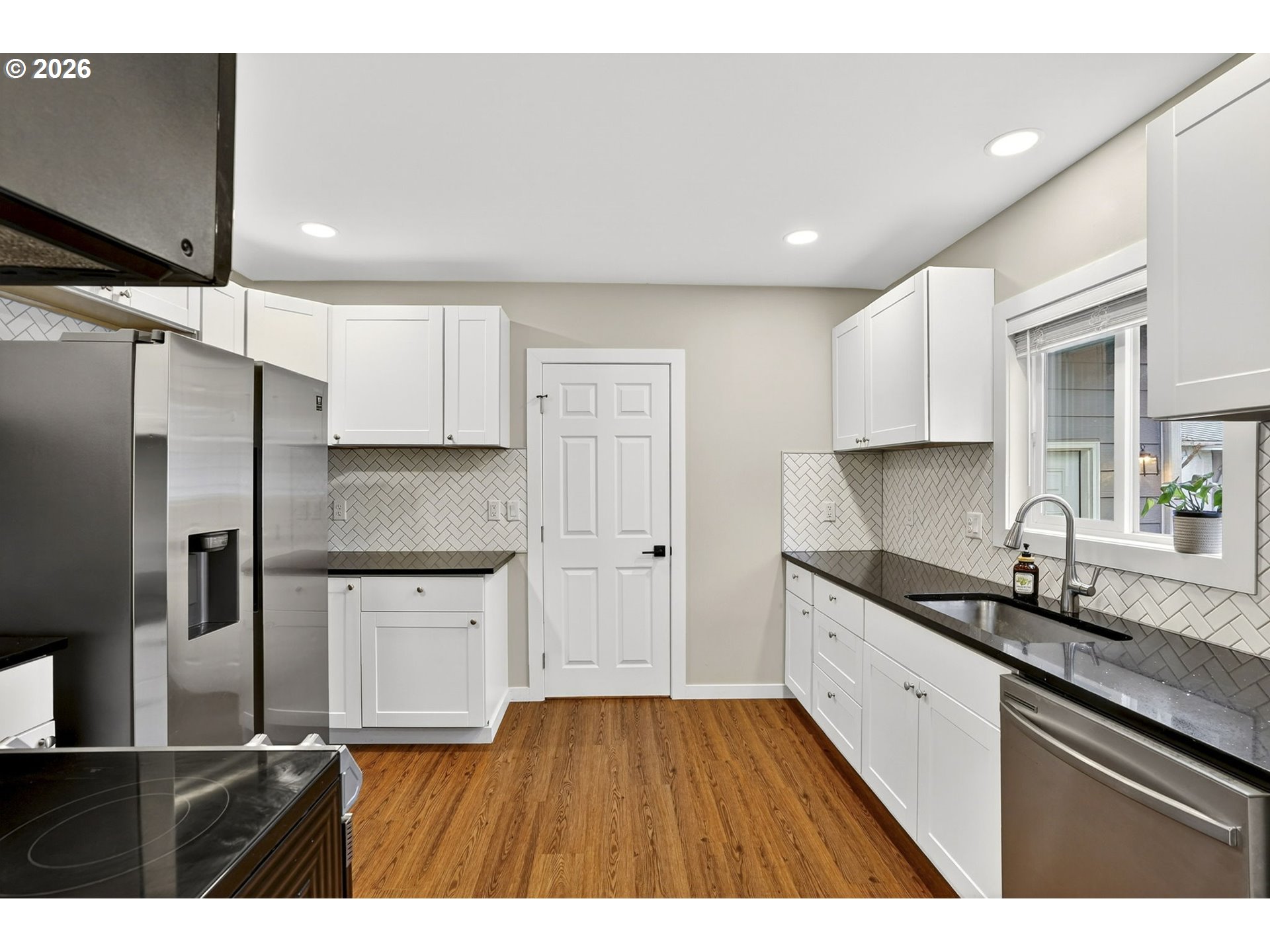 155 East Rose Street Lebanon, OR 97355 - Photo 14 of 35