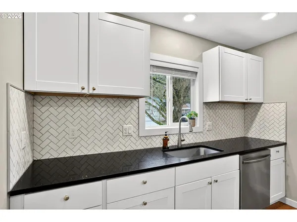 $319,000 | 155 East Rose Street, Lebanon, OR 97355
