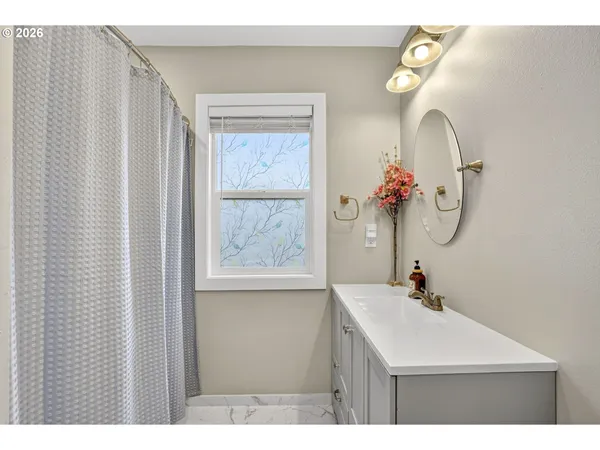 $319,000 | 155 East Rose Street, Lebanon, OR 97355