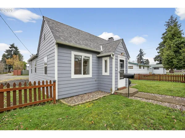 $319,000 | 155 East Rose Street, Lebanon, OR 97355