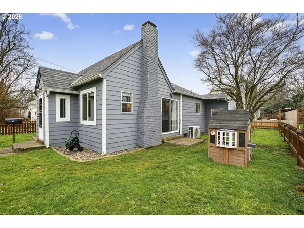 $319,000 | 155 East Rose Street, Lebanon, OR 97355