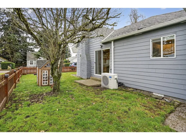 $319,000 | 155 East Rose Street, Lebanon, OR 97355