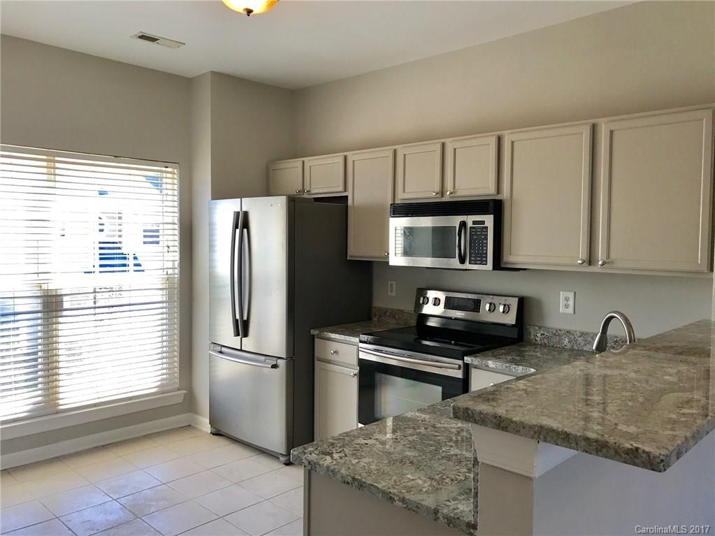 2733 Avalon Loop Road, Unit 2733 Charlotte, NC 28269 - Photo 3 of 10 Gallery Image 3