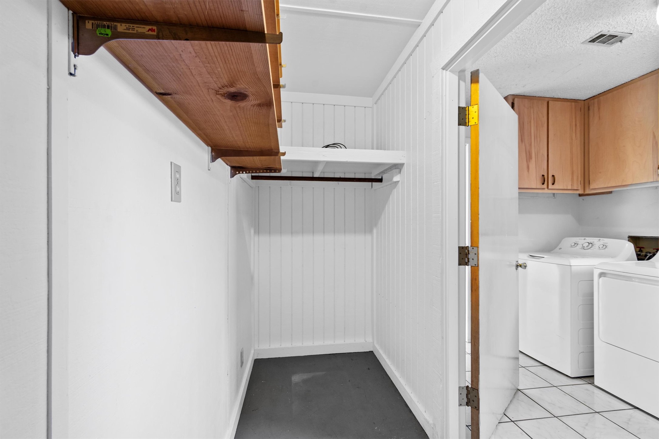 6 El Sol Road Wimberley, TX 78676 - Photo 14 of 20 Large storage closet in the laundry room