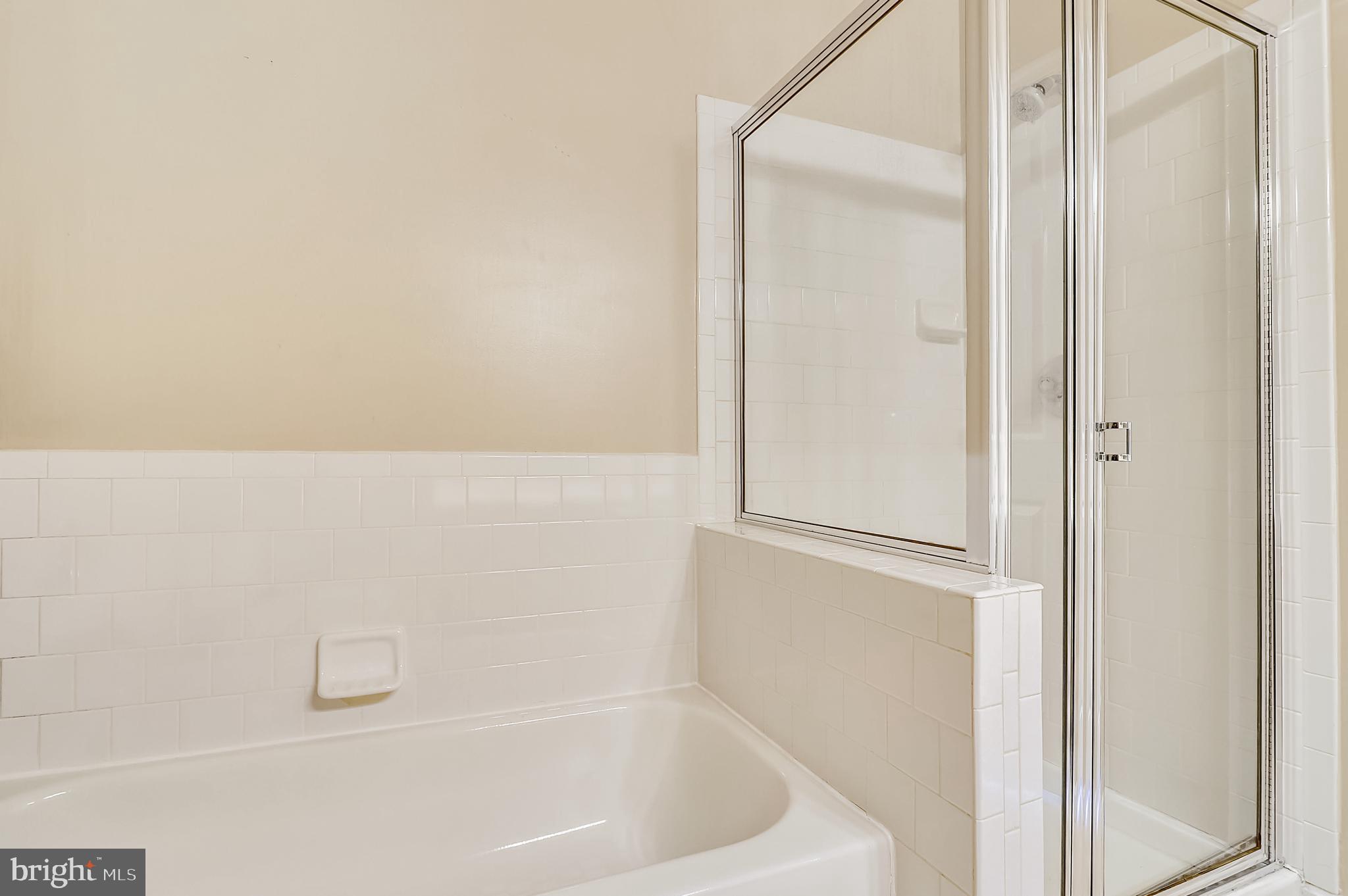 2530 Ayr Court Crofton, MD 21114 - Photo 24 of 50 Primary bath with soaking tub and separate shower