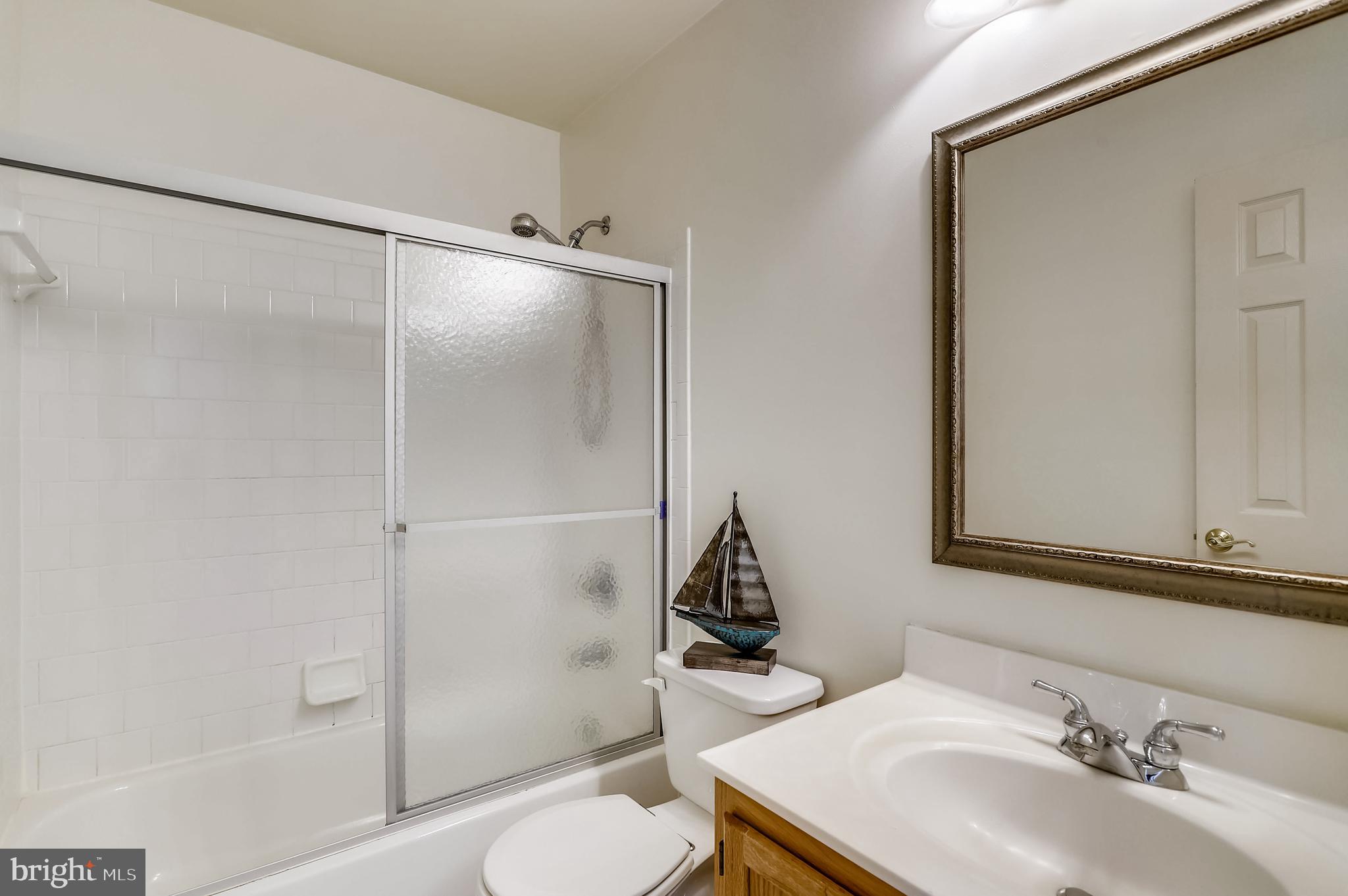 2530 Ayr Court Crofton, MD 21114 - Photo 27 of 50 Full hall bath on upper level