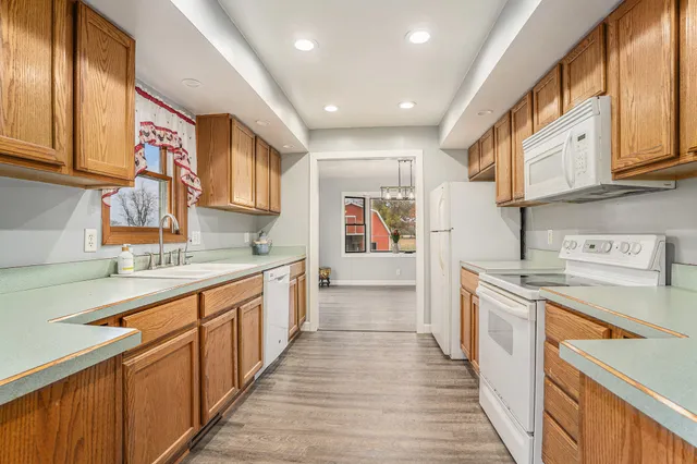 $574,900 | 4314 West Hickory Road, Hickory Corners, MI 49060