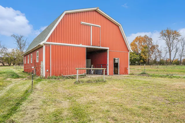 $574,900 | 4314 West Hickory Road, Hickory Corners, MI 49060