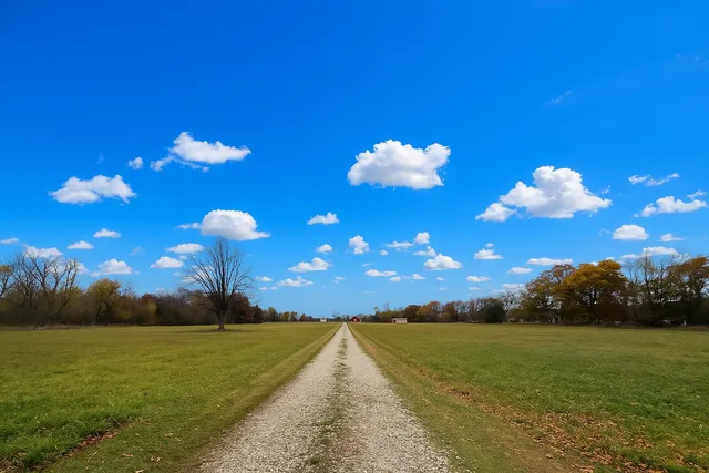 $574,900 | 4314 West Hickory Road, Hickory Corners, MI 49060