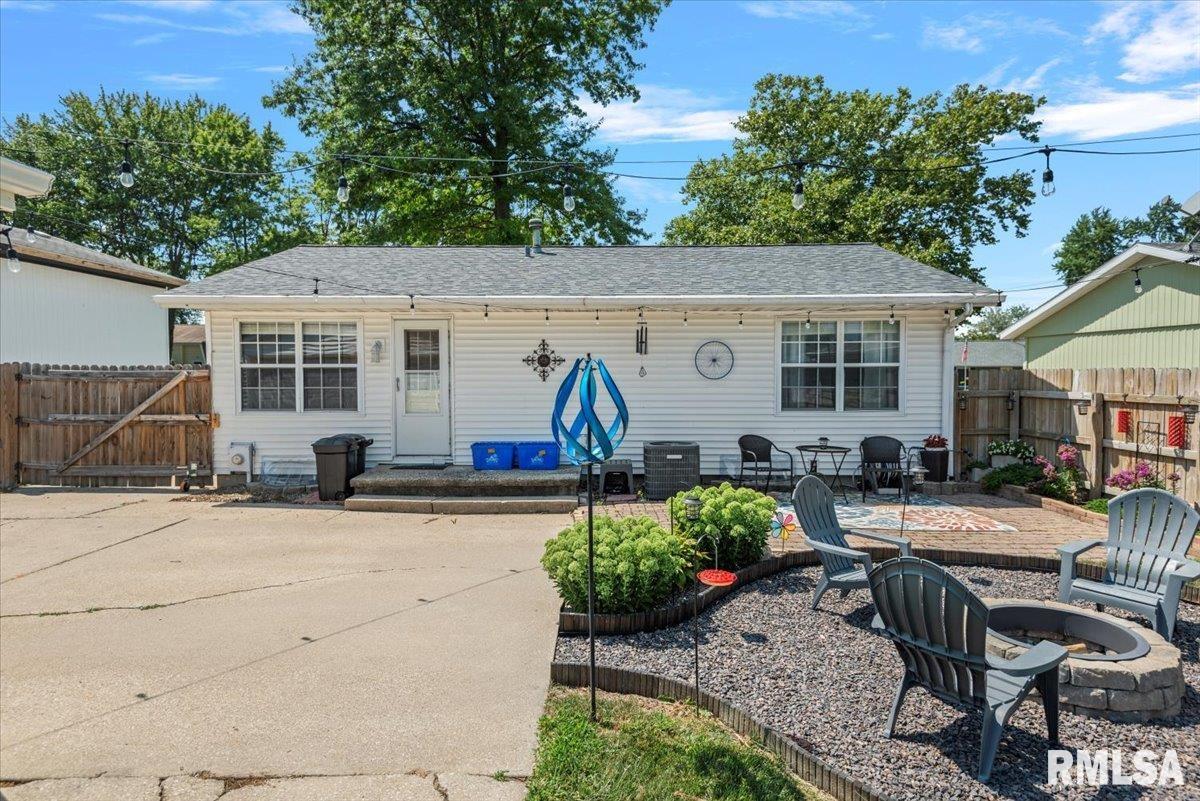 1956 Stanhope Road Springfield, IL 62702 - Photo 31 of 33