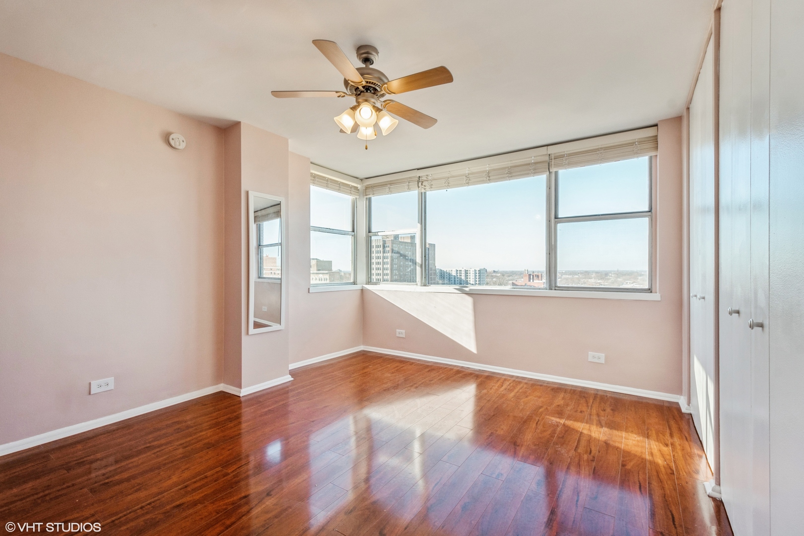 6301 North Sheridan Road, Unit 14A Chicago, IL 60660 - Photo 8 of 13