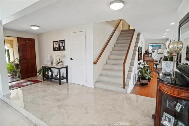 a view of a livingroom with furniture and a livingroom