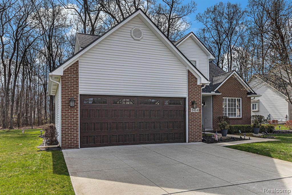 1414 Remsing Street Hartland, MI 48353 - Photo 3 of 24