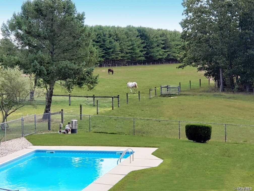 1653 Middle Road Calverton, NY 11933 - Photo 1 of 1