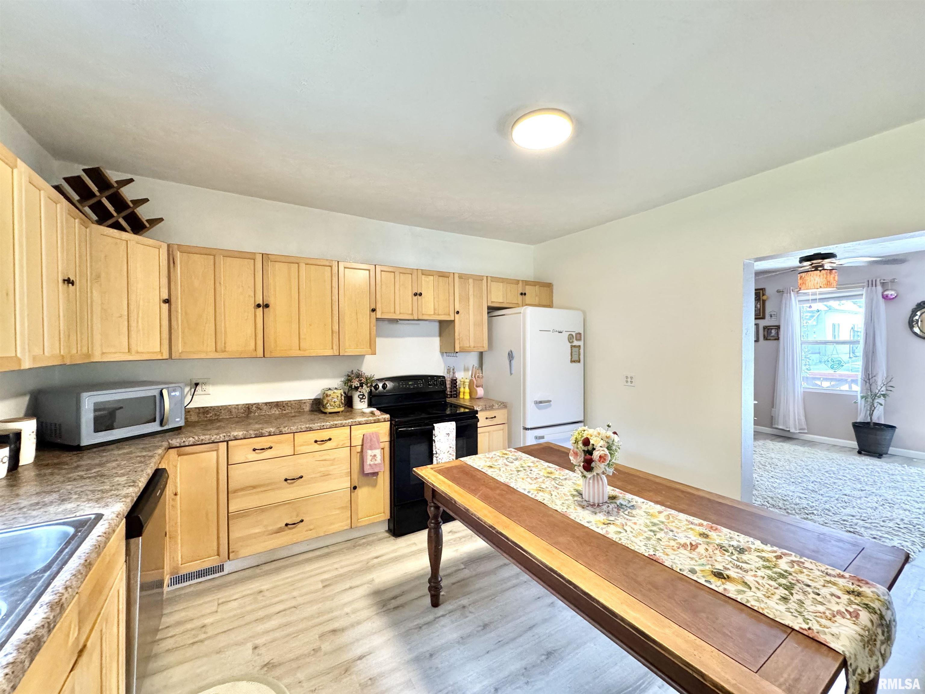 1205 West Adams Street Herrin, IL 62948 - Photo 9 of 26