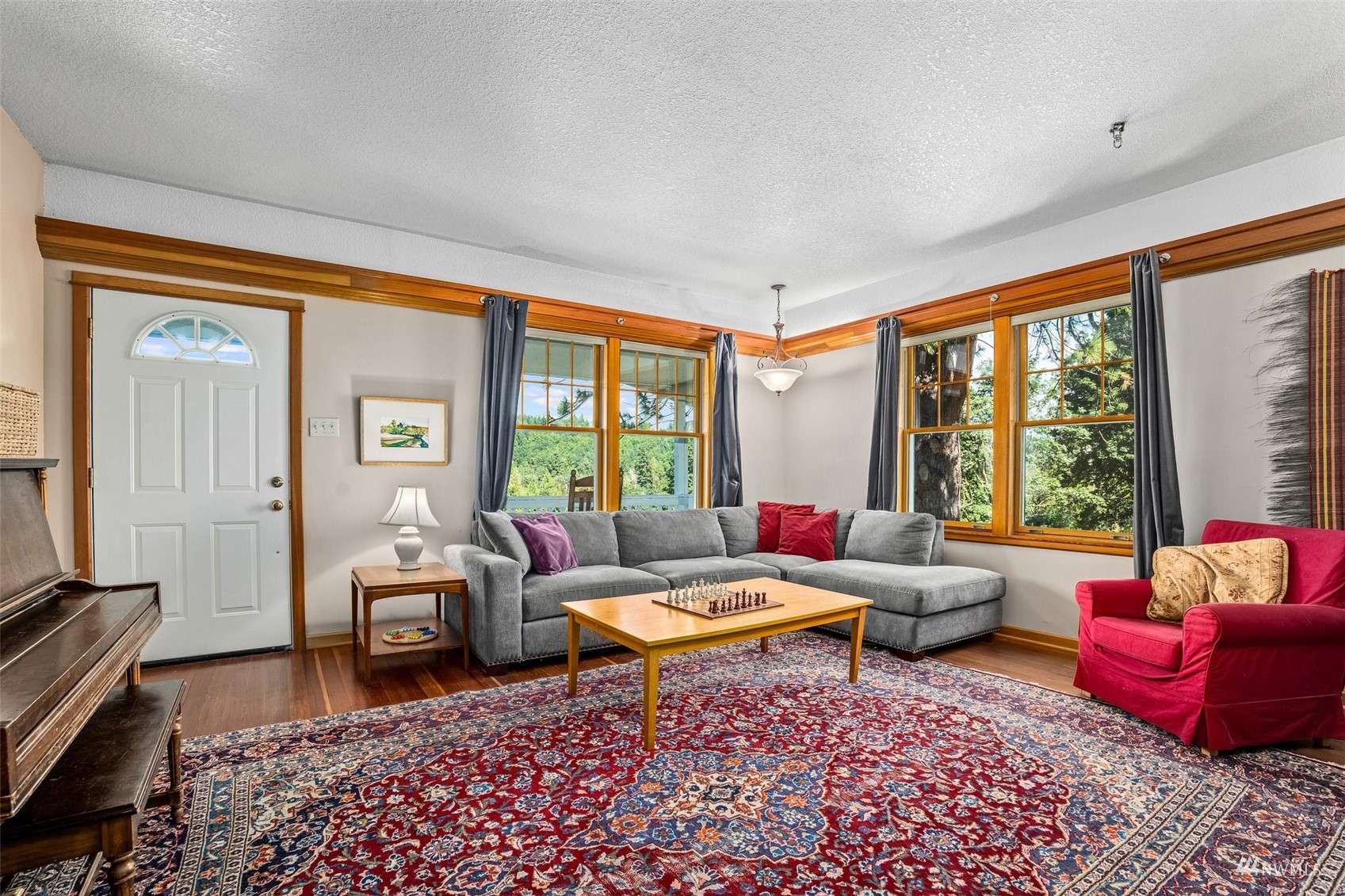 1295 Ferrier Road Winlock, WA 98596 - Photo 2 of 39 a living room with furniture and a large window