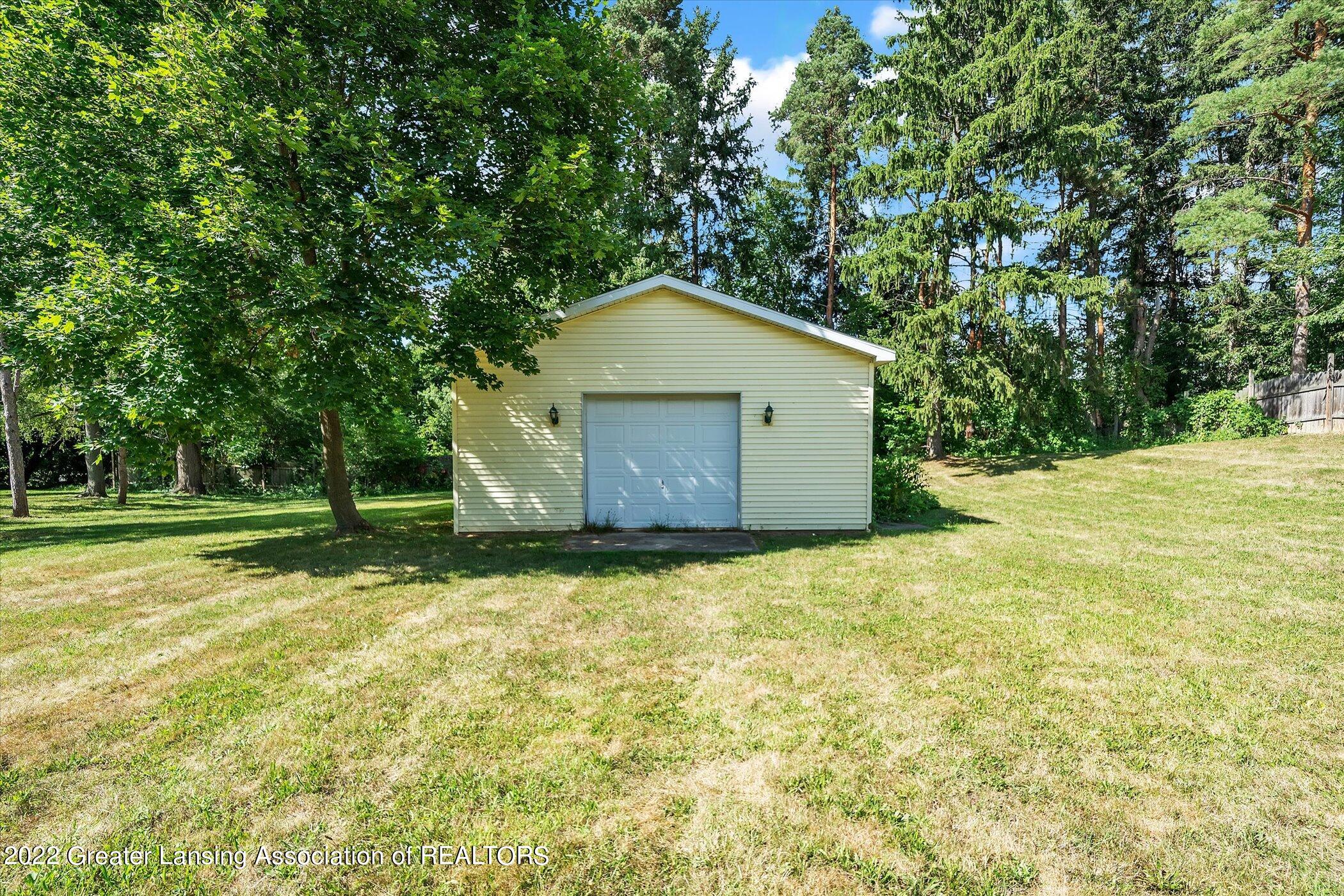 1823 East Clark Road Lansing, MI 48906 - Photo 39 of 47 39