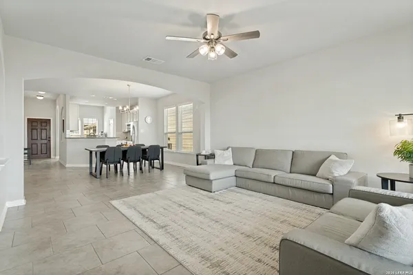 $300,000 | 8240 Robin Gate, Selma, TX 78154
