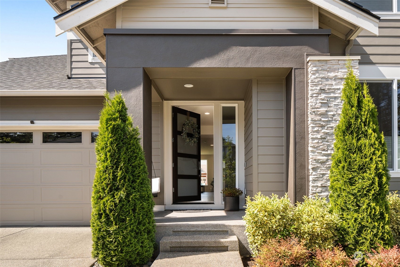 3433 Southeast 18th Street Renton, WA 98058 - Photo 3 of 39