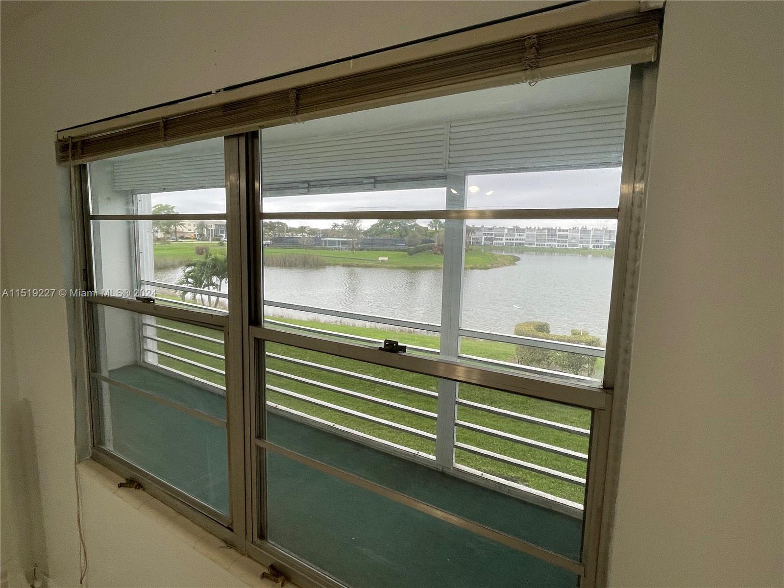 2085 Exeter, Unit 2085 Boca Raton, FL 33434 - Photo 14 of 31 a view of a window