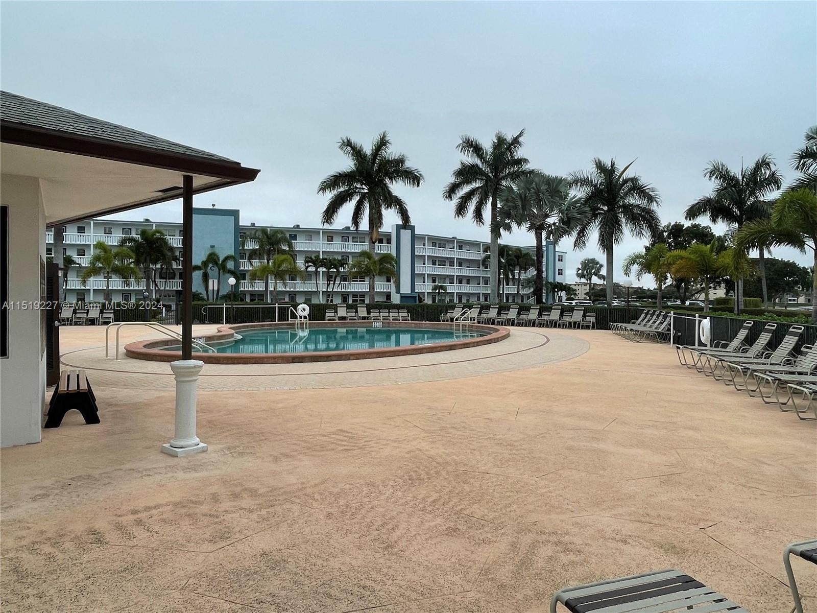 2085 Exeter, Unit 2085 Boca Raton, FL 33434 - Photo 29 of 31 a view of outdoor space and yard