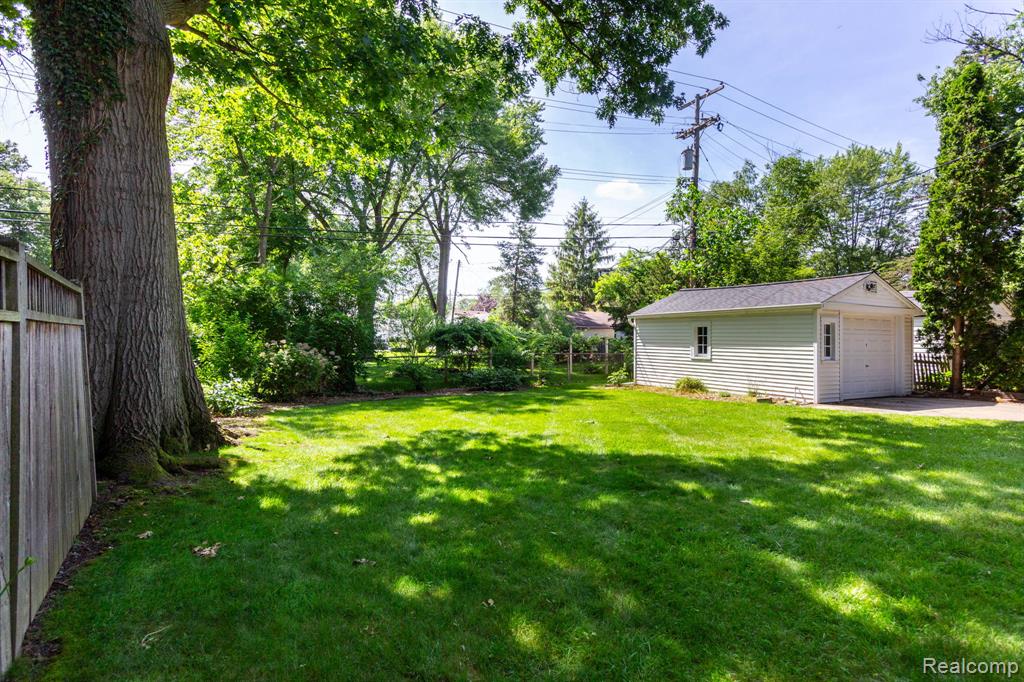 4237 Wakefield Road Berkley, MI 48072 - Photo 33 of 37