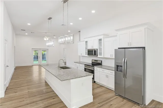 $625,000 | 6225 Southeast Highland Avenue, Stuart, FL 34997