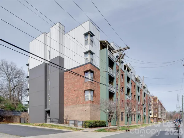 $1,175 | 630 Calvert Street, Unit 407, Charlotte, NC 28208