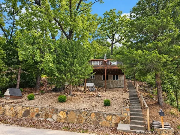$250,000 | 30031 Oak Knoll Road, Rocky Mount, MO 65072