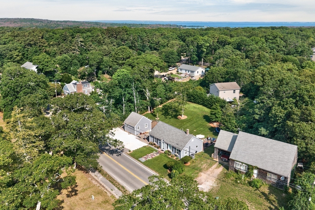 21 West Spring Street Tisbury, MA 02568 - Photo 9 of 30 Gallery Image 9