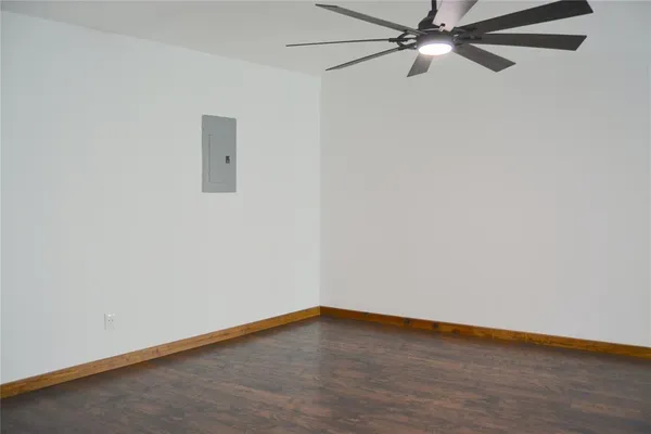$2,500 | 196 Crowfoot Lane, Whitney, TX 76692