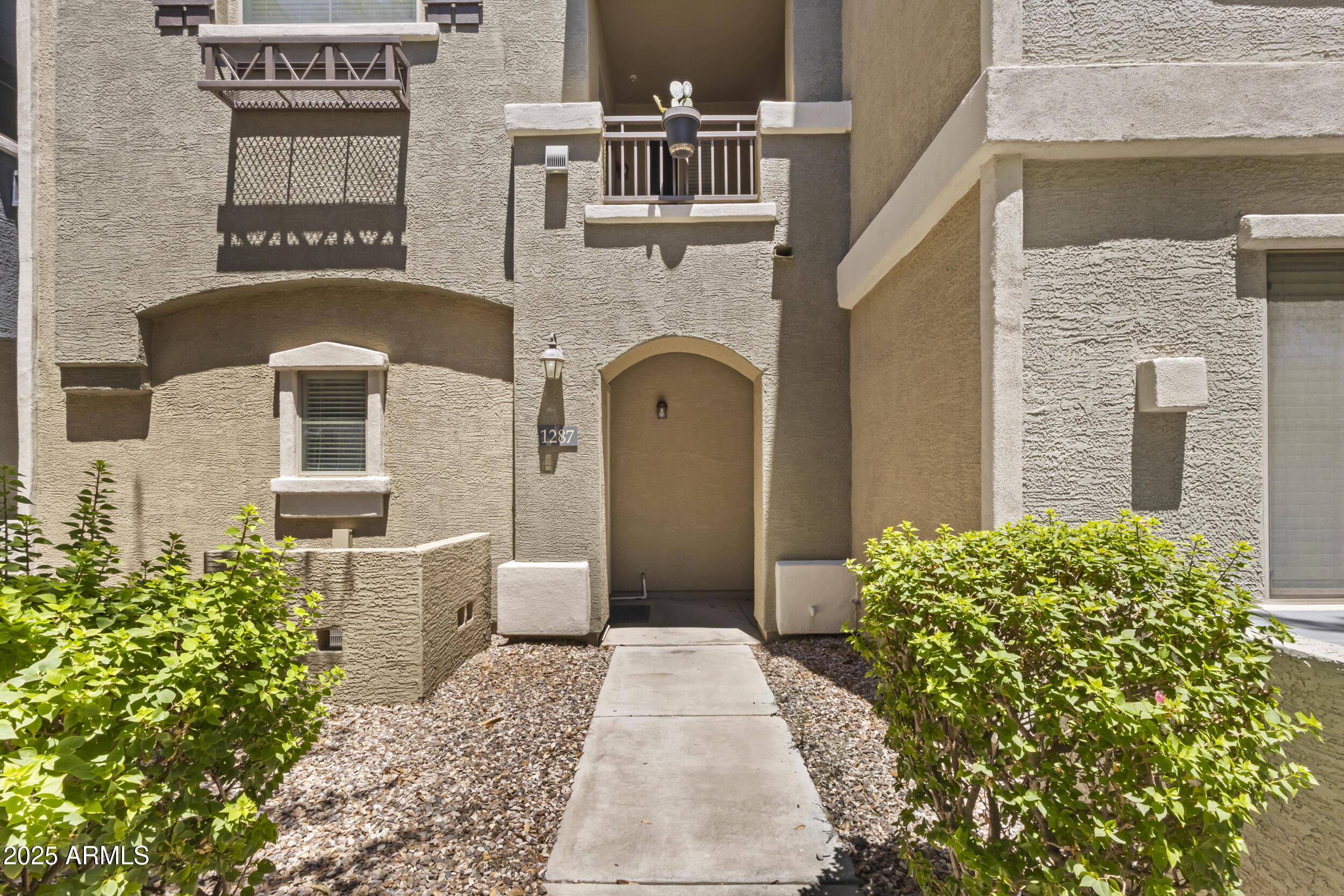 280 South Evergreen Road, Unit 1287 Tempe, AZ 85288 - Photo 2 of 28 a front view of a house