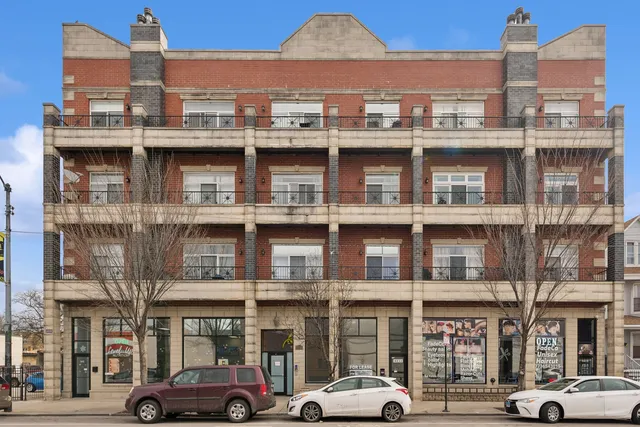 $325,000 | 4235 North Kedzie Avenue, Unit 3B, Chicago, IL 60618