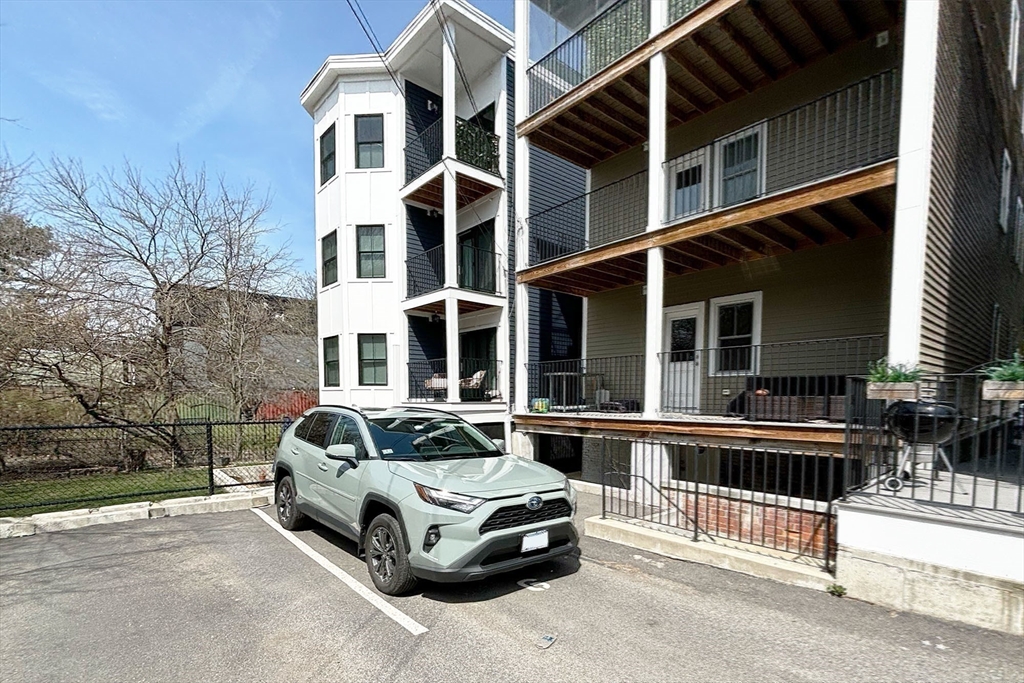 335 Maverick Street, Unit 1 Boston, MA 02128 - Photo 15 of 17