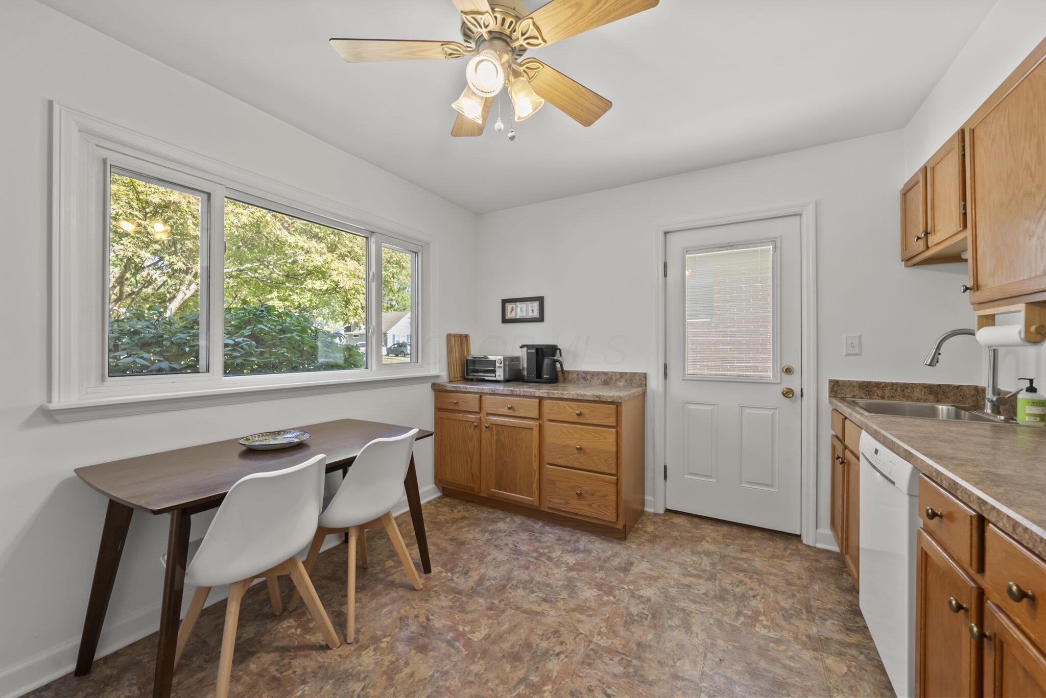 153 Chase Road Columbus, OH 43214 - Photo 12 of 34 Kitchen