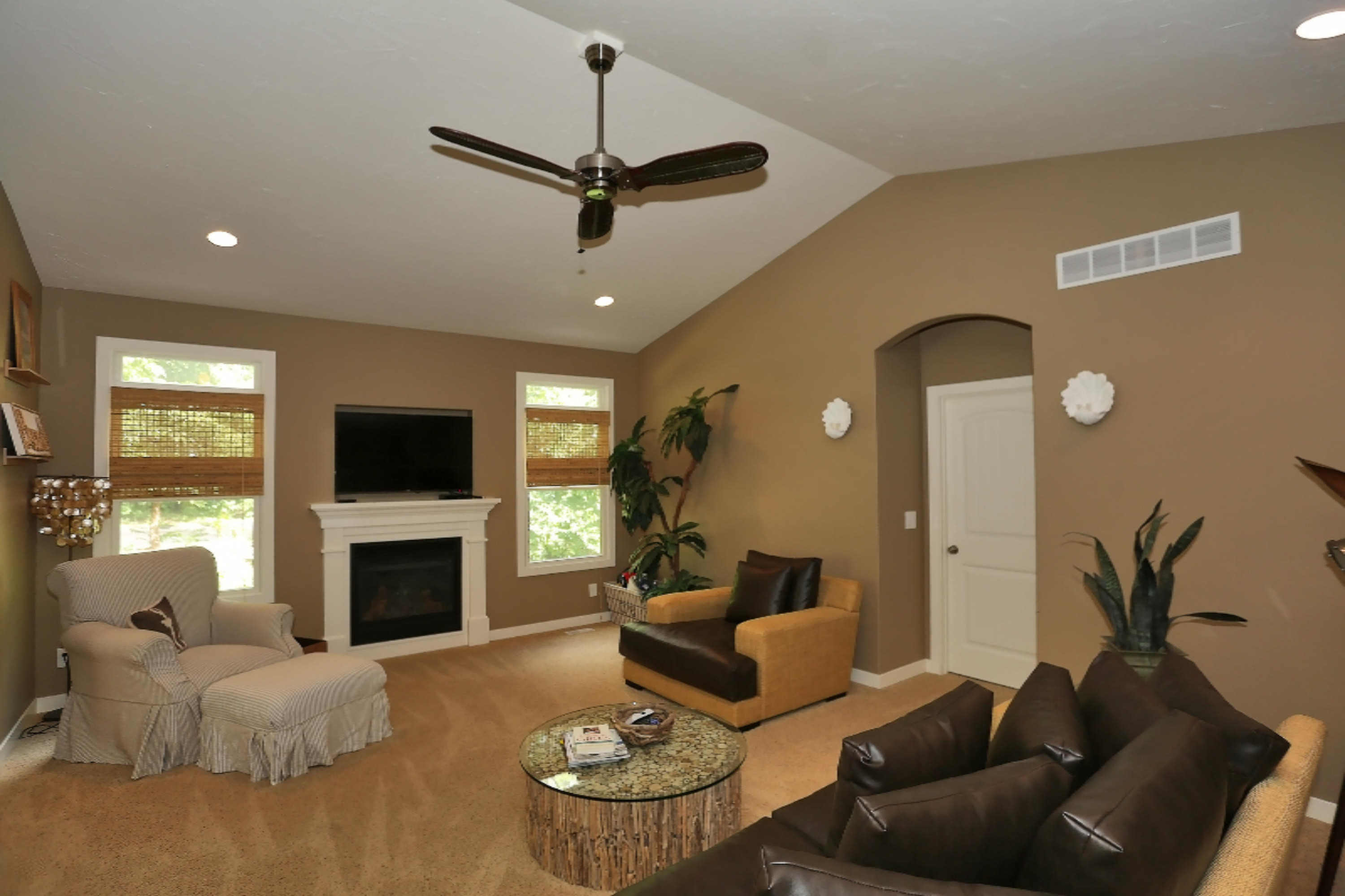 16379 Springvale Court Spring Lake, MI 49456 - Photo 6 of 48 IMGL7446